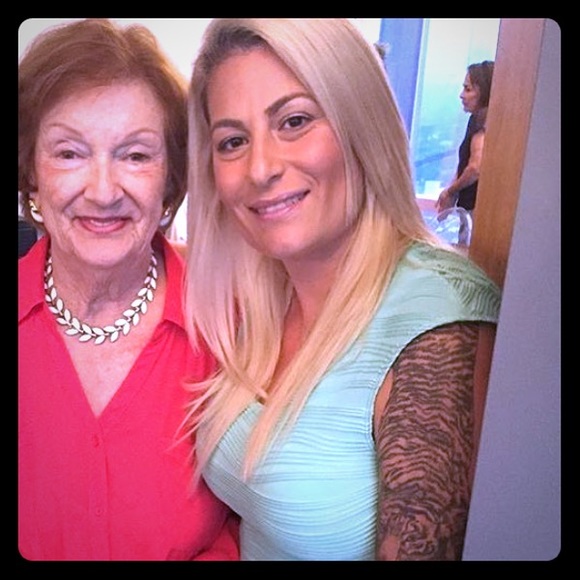 Meet your Posher, Lisa - Picture 1 of 1